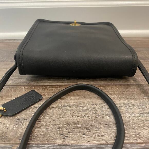 Vintage Coach Companion Compact Black Leather Flap Twist Lock Crossbody 1980s - Picture 5 of 16